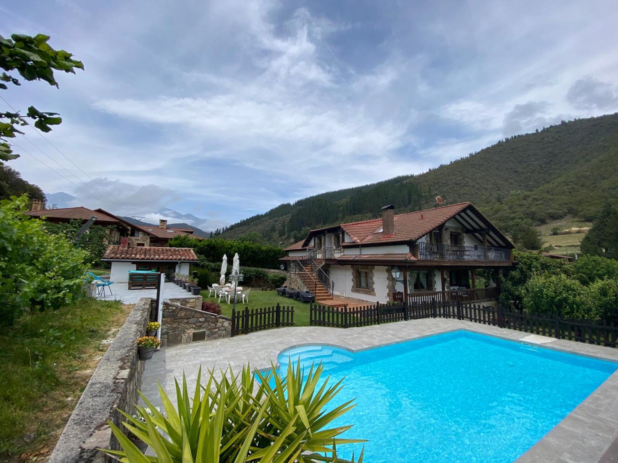 Apartamentos Rurales Valverde Potes Luaran gambar